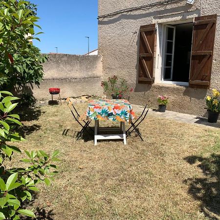 Joli Studio En Rez-De-Chaussee Pradines  Dış mekan fotoğraf